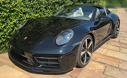 Porsche 911 GTS Targa - Black
