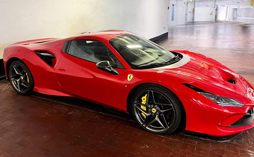 Ferrari F8 Spider - Red